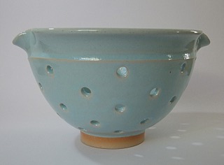 Arwyn Jones Pottery - Colander