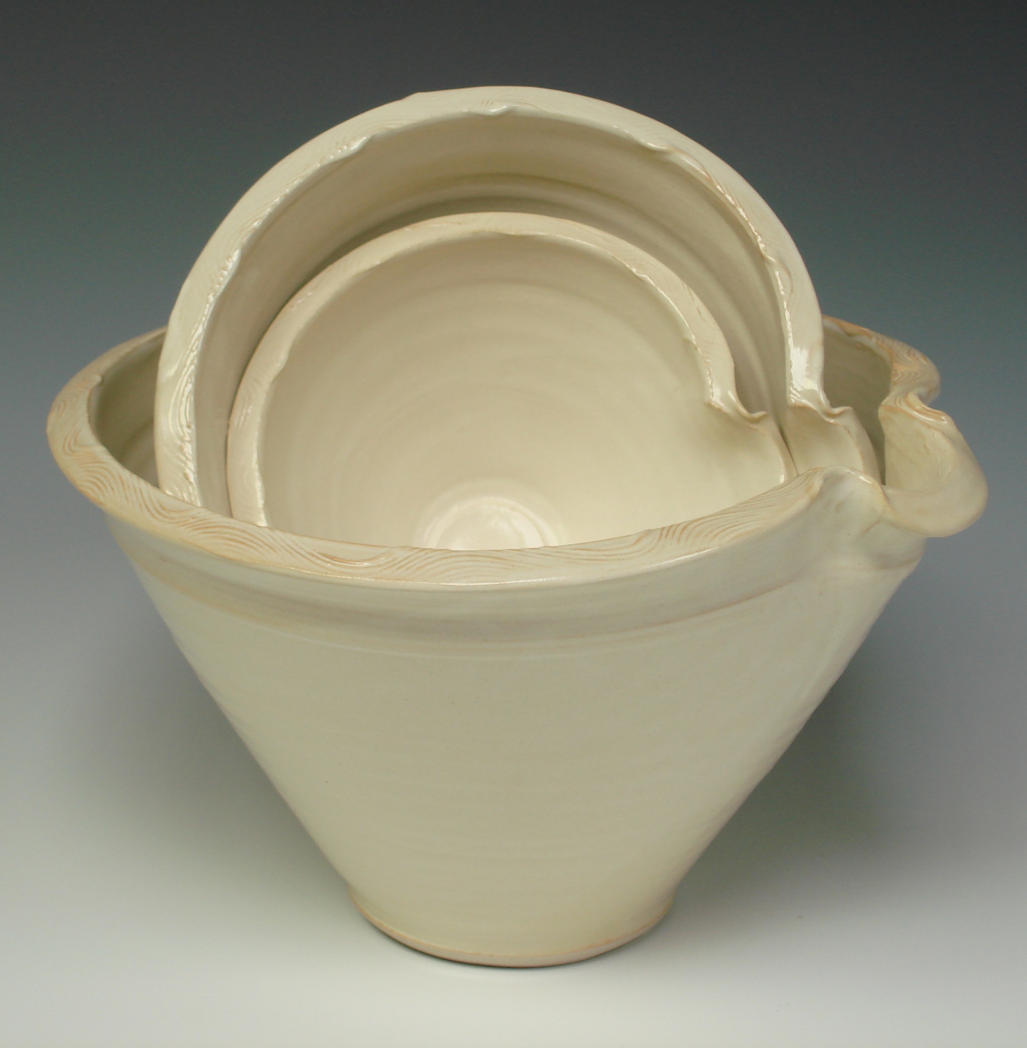 Arwyn Jones Pottery - Mixing Bowl Medium
